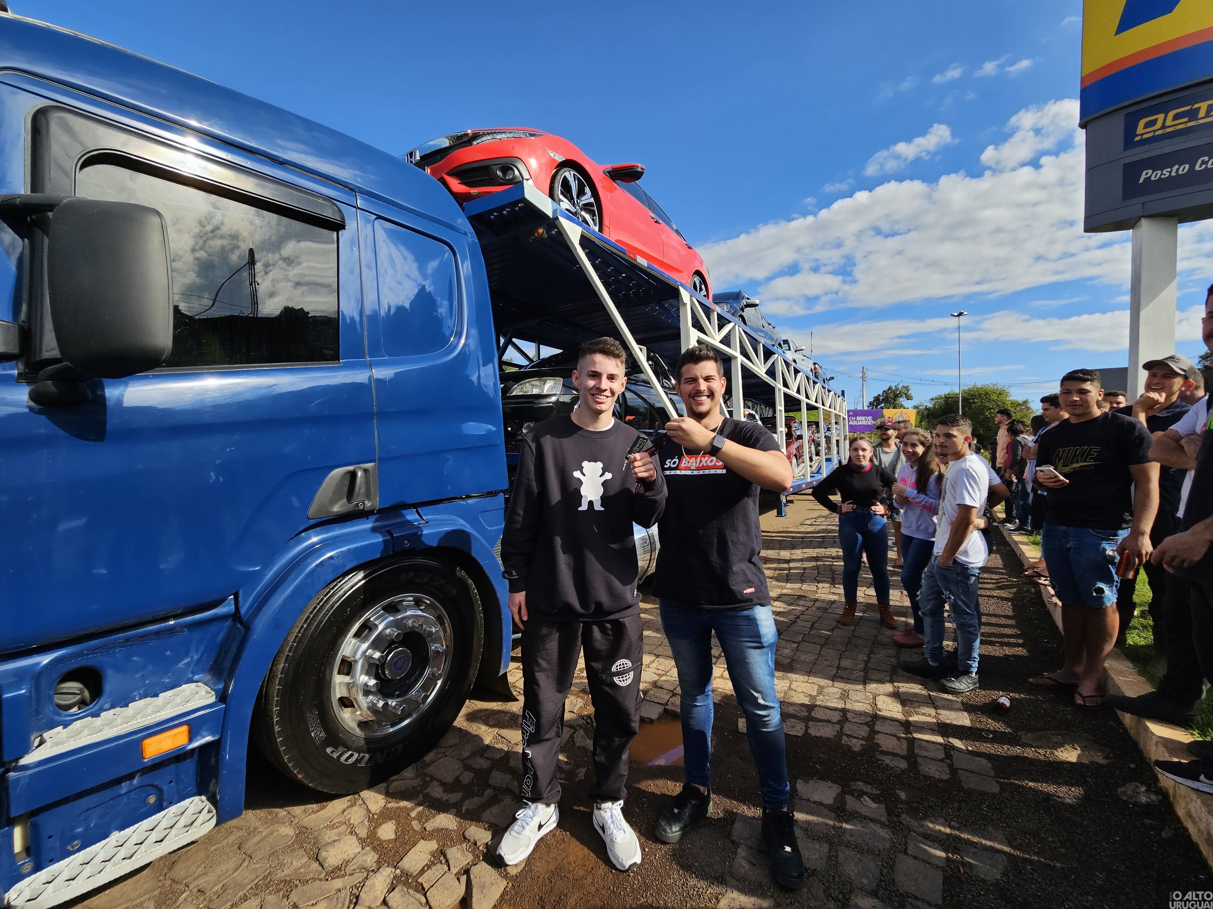 Galeria  Carros e caminhões, Fotos de caminhão rebaixado, Imagens de  caminhão