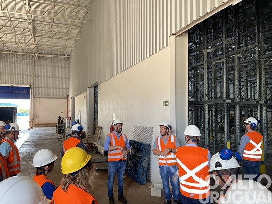 JBS apresenta a estrutura da fábrica de ração em Seberi
