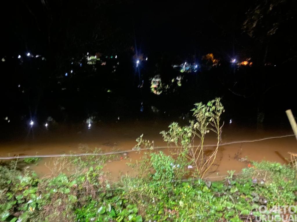 Região apresenta fortes chuvas durante a madrugada