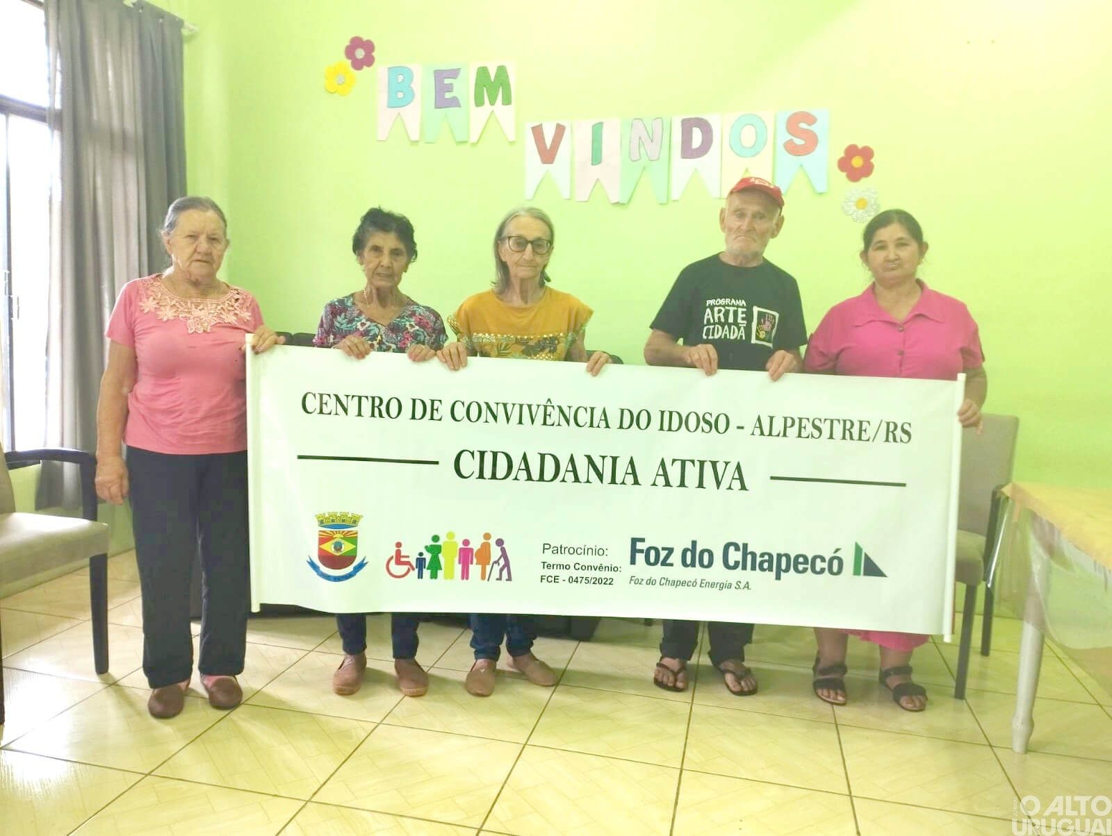 Integrantes do Centro de Convivência do Idoso participam de encontros em Alpestre