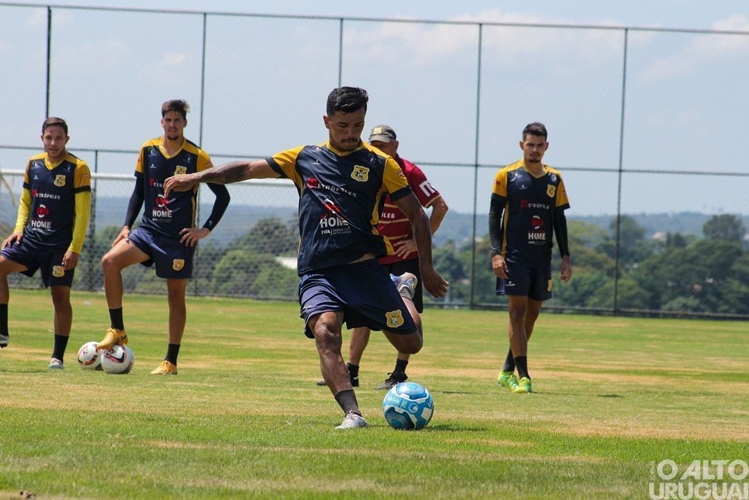 União-FW anuncia mais um reforço para a temporada