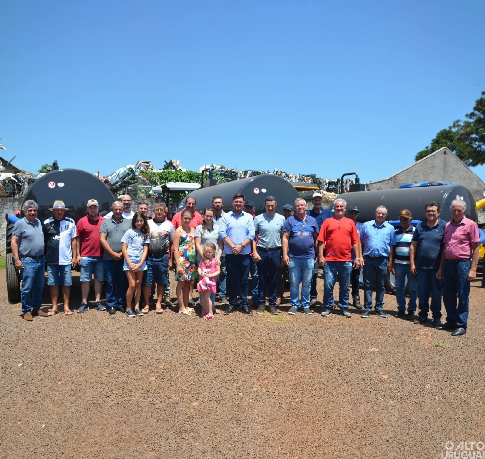 Administração de Seberi entrega equipamentos e distribui ICMS para agricultores e avicultores