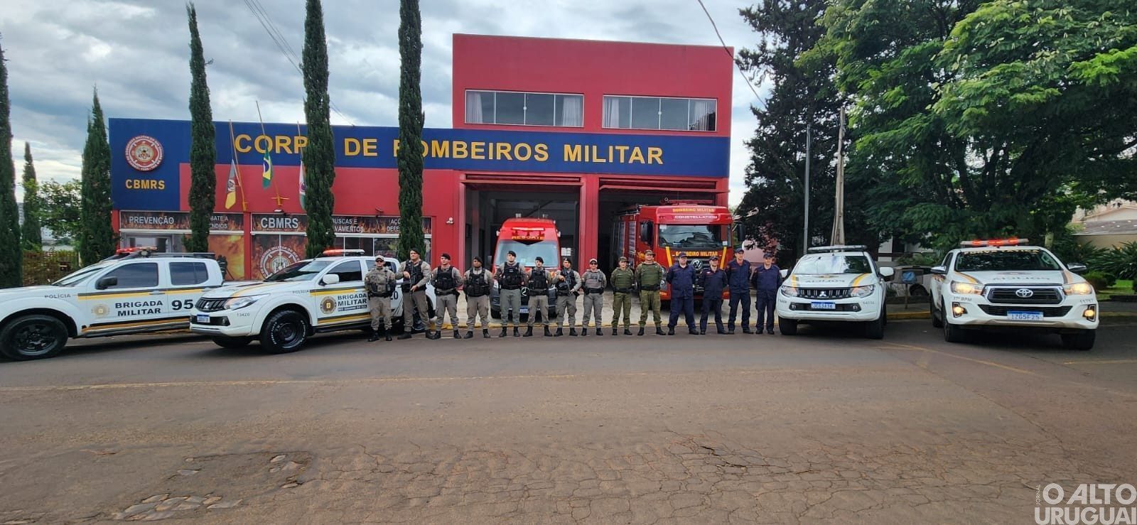 Órgãos de segurança pública e socorro de FW realizam homenagem aos colegas vítimas de acidente