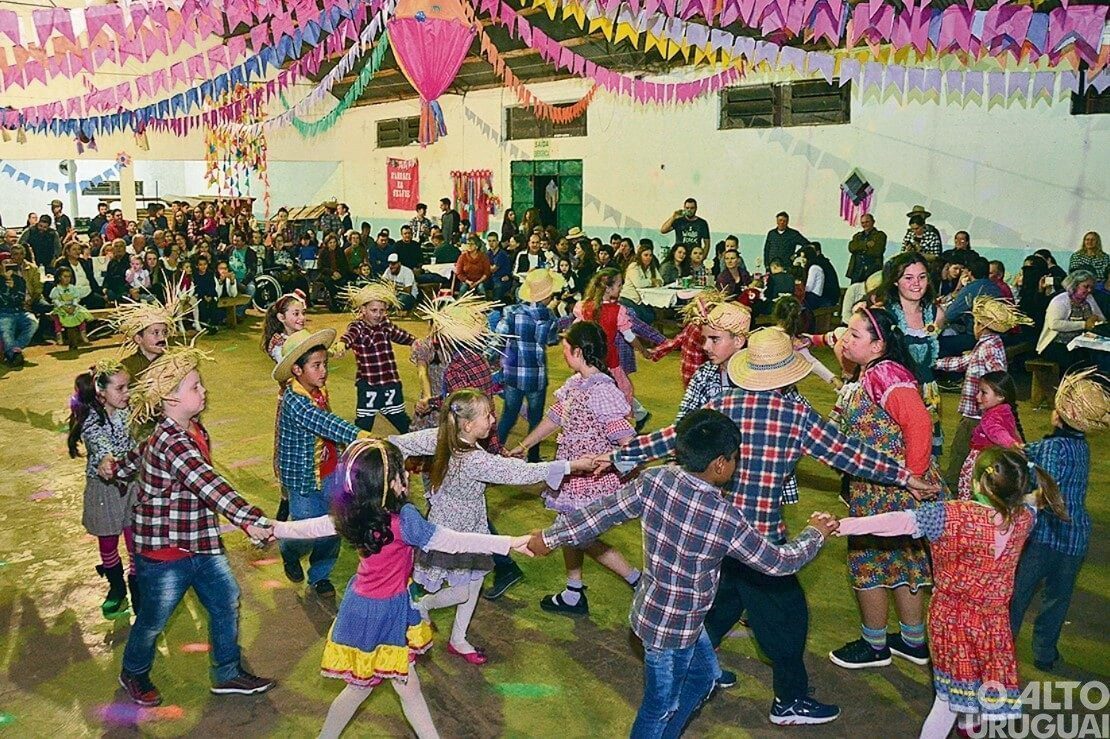 Festa junina da Escola Waldemar Sampaio Barros é transferida para sábado