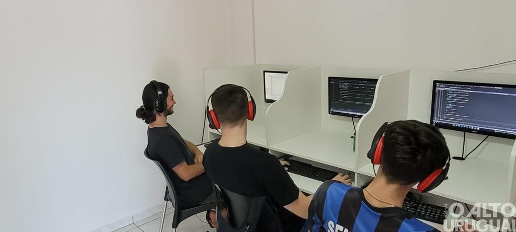 Centro de formação para jovens na área de tecnologia busca atender demanda por profissionais qualificados e impulsiona inclusão digital RS