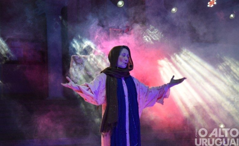 Espetáculo Paixão de Cristo emociona público em Frederico Westphalen
