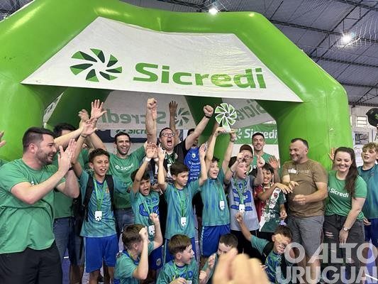 Copa Sicredi e Palmitinhense de Futsal envolve mais de 200 atletas