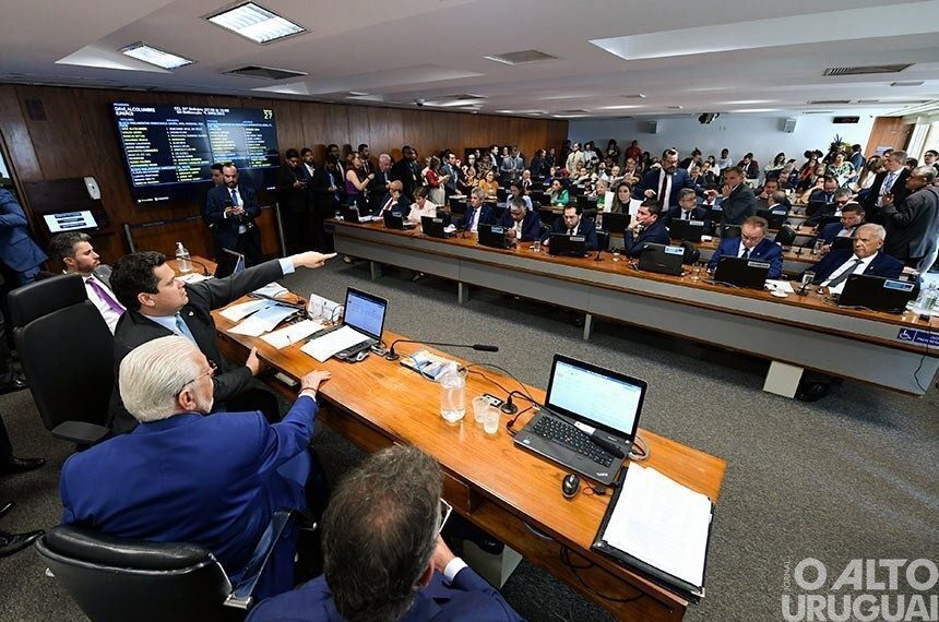 Proposta é aprovada pela Comissão de Constituição e Justiça do Senado