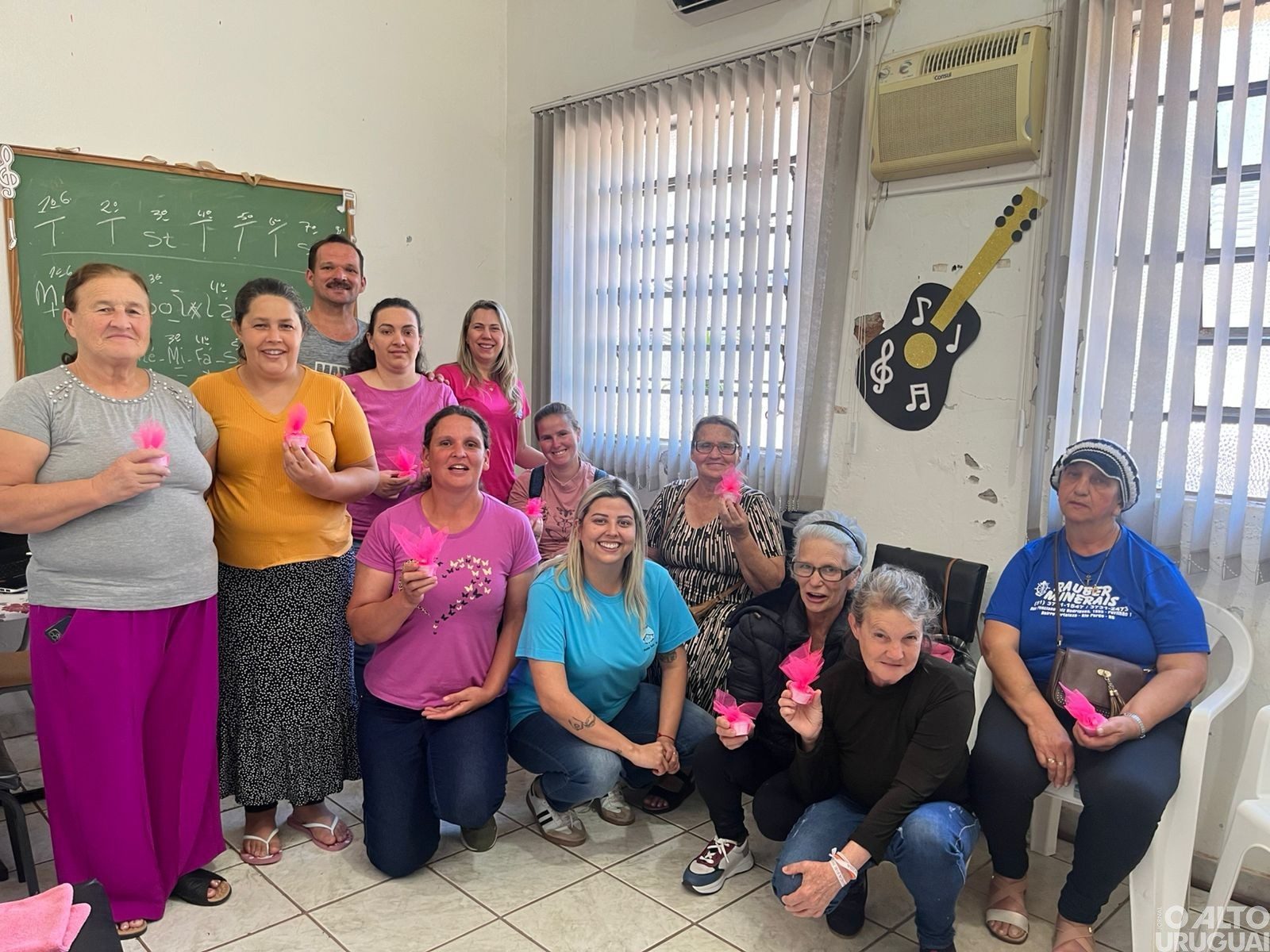 Cras de Vicente Dutra realiza atividades em alusão ao Outubro Rosa