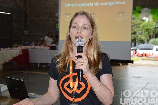 Centenas de mulheres participam de encontro em Jaboticaba