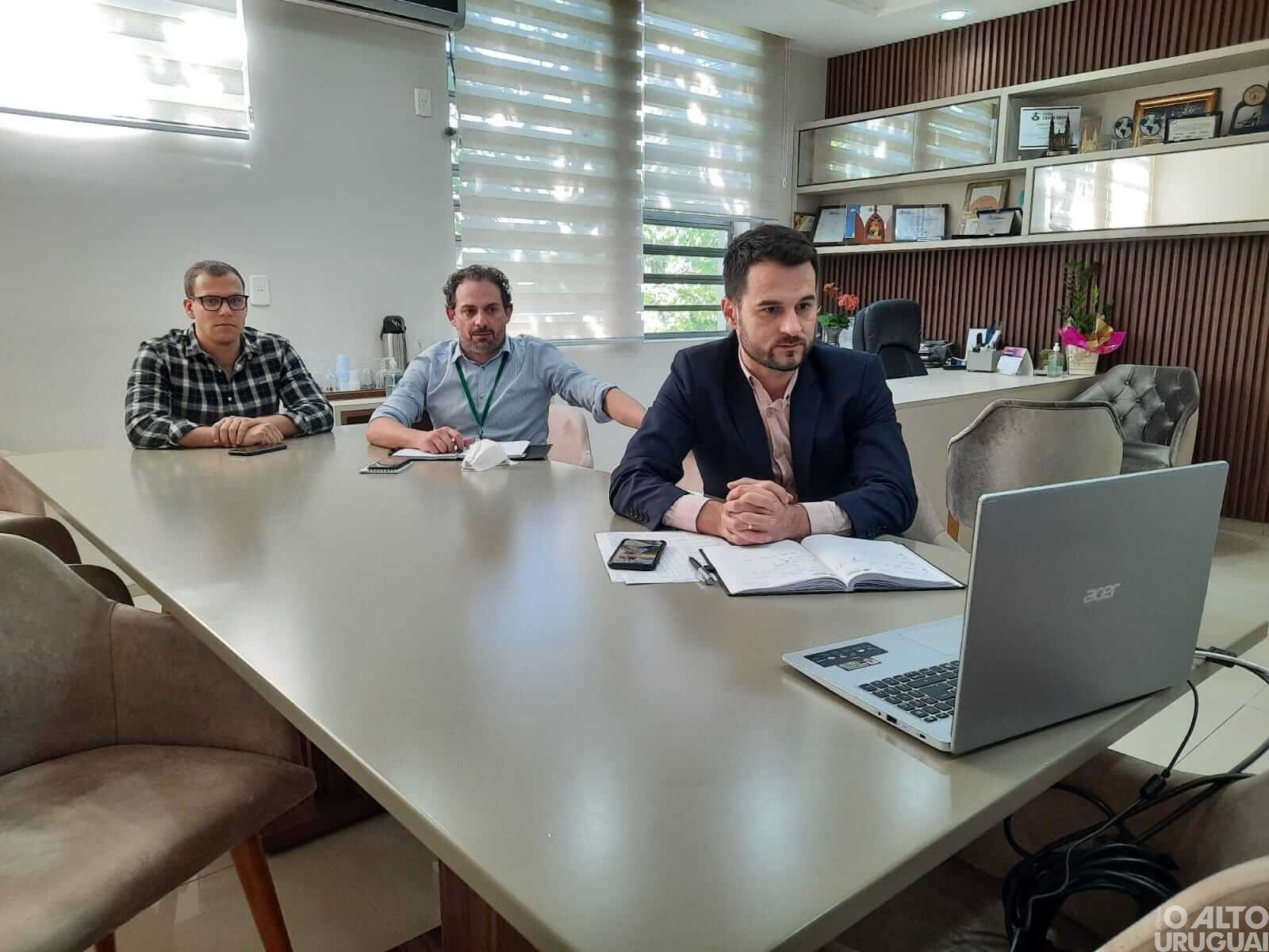 João Vendruscolo toma posse como prefeito em exercício