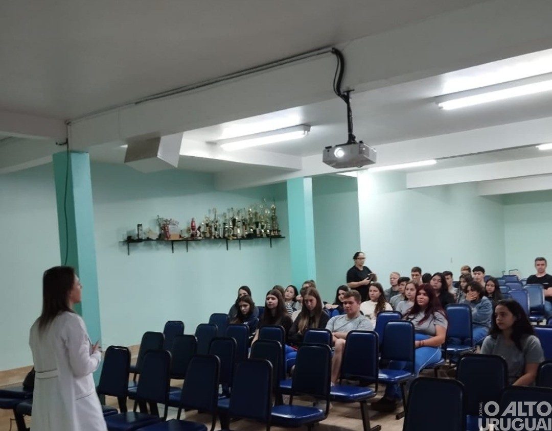 Alunos de Ametista do Sul participam de atividades do Programa Saúde na Escola