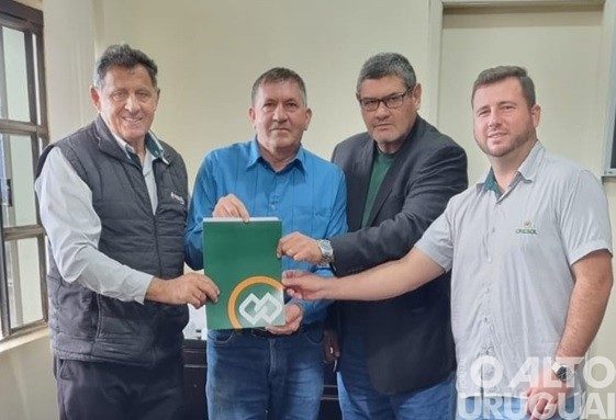 Prefeitura de Taquaruçu do Sul e Cresol Raiz firmam convênio