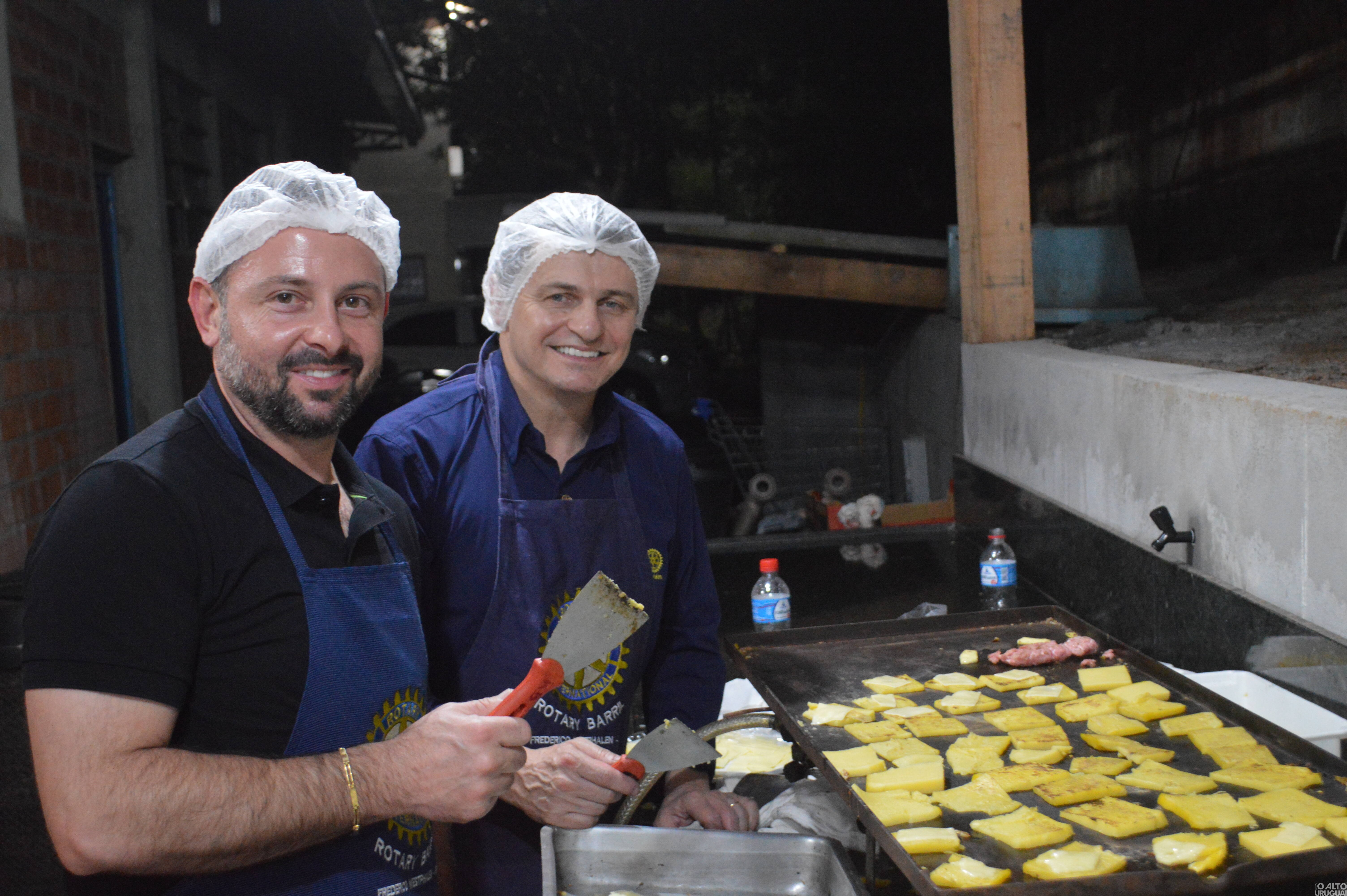 Mais de 300 pessoas participam do 17º Café Colonial do Rotary Barril