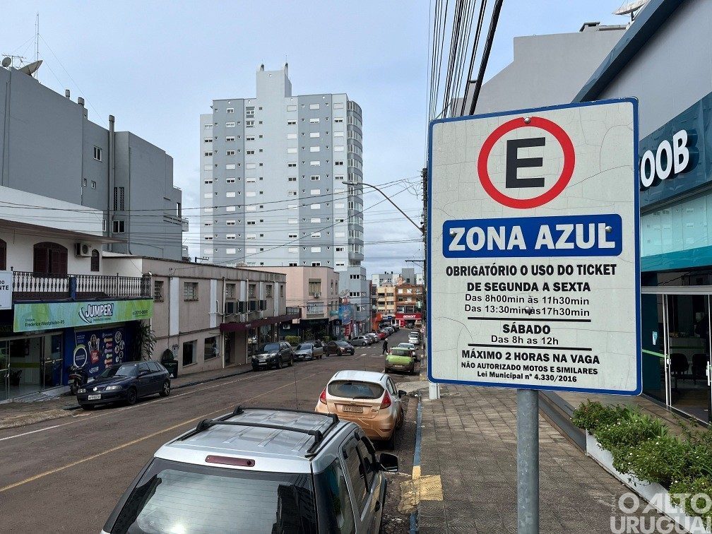Prefeitura rompe contrato com empresa do estacionamento rotativo em FW