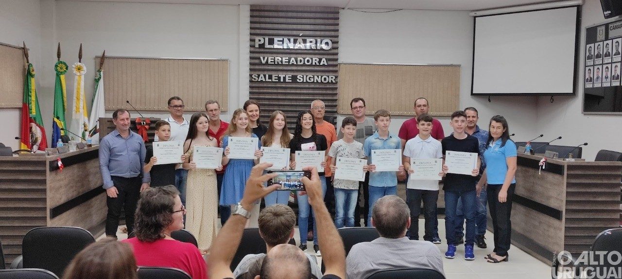Legislativo de Pinhal realiza última sessão ordinária do ano