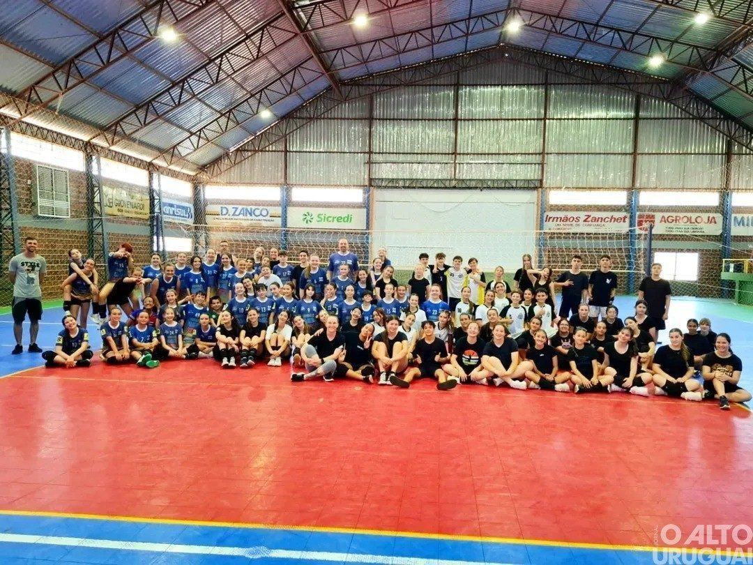 Escolinha de Vôlei da AABB participa de jogos de integração em Taquaruçu do Sul