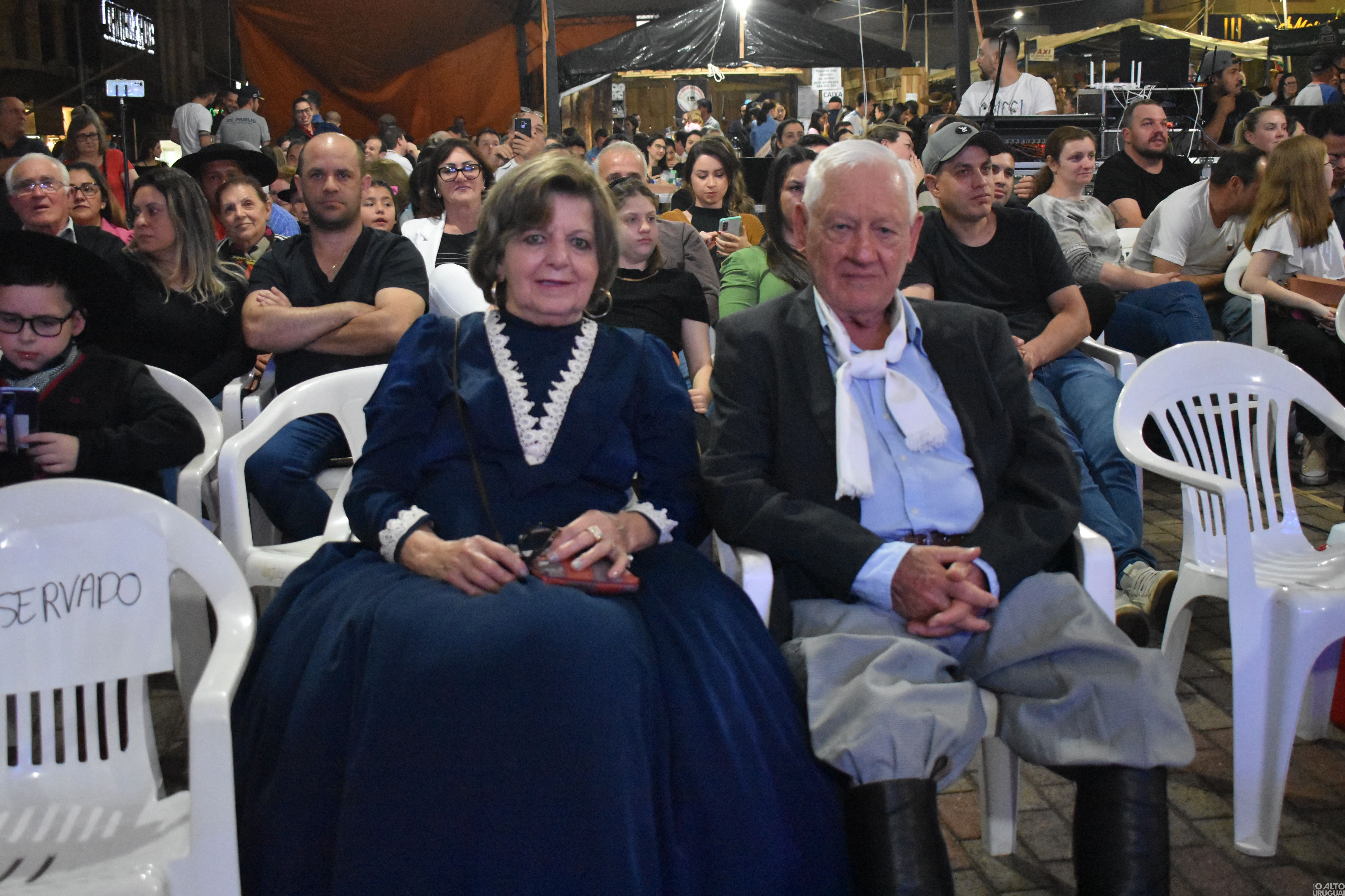 Primeira noite do Canto do Barril reúne grande público
