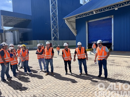 JBS apresenta a estrutura da fábrica de ração em Seberi
