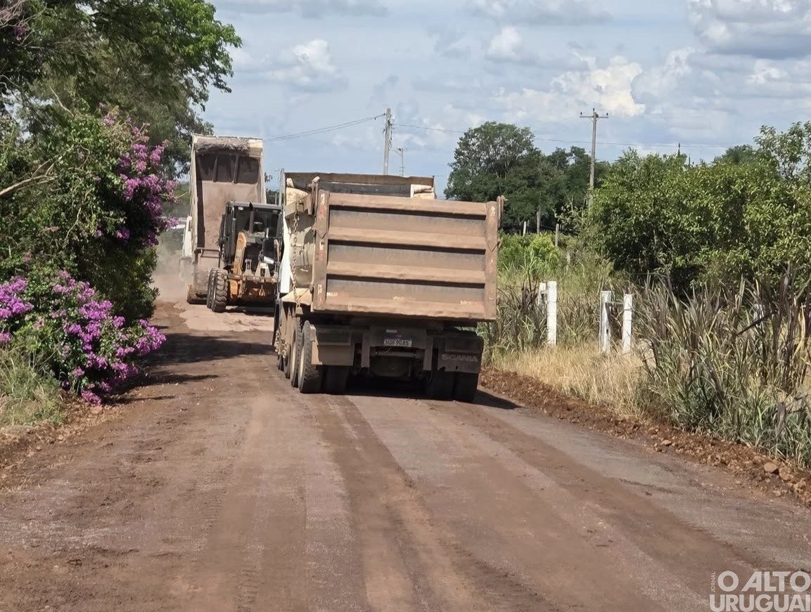 Caiçara testa nova técnica para reduzir buracos nas estradas do interior