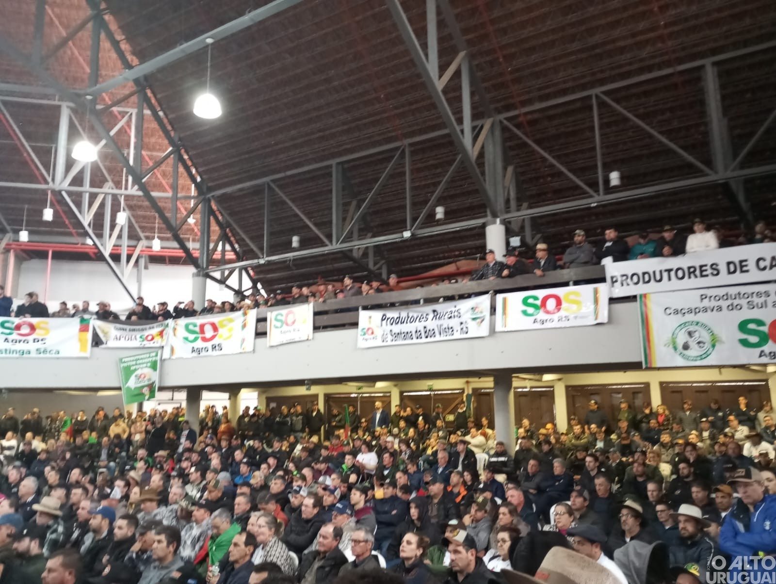 Produtores rurais realizam ato do SOS Agro RS em Porto Alegre
