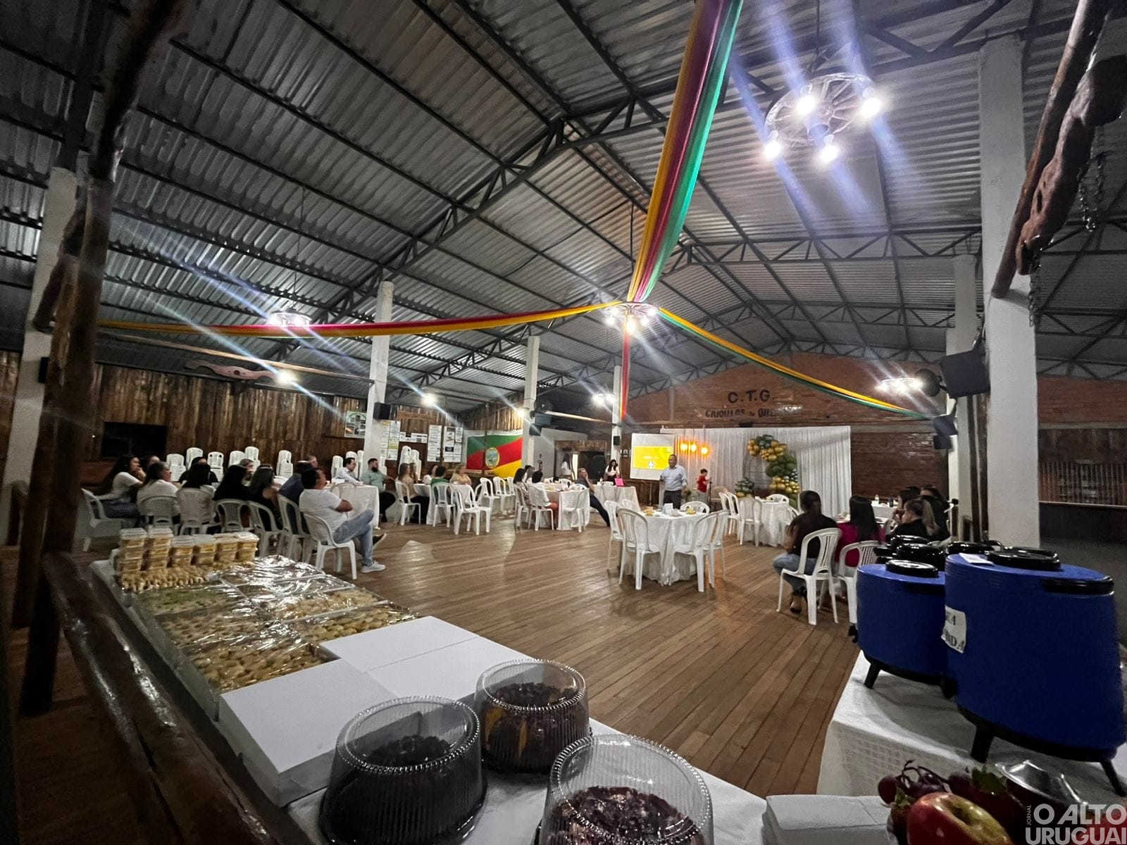 “Chá dos Mestres” reúne educadores de Jaboticaba em homenagem ao Dia do Professor