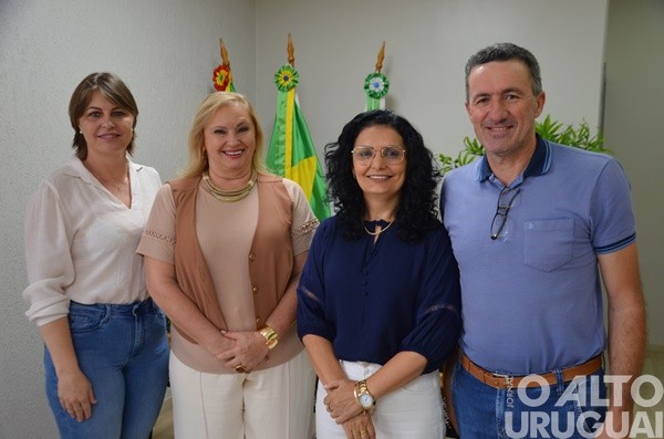 Encontro reúne três prefeitas em exercício da região