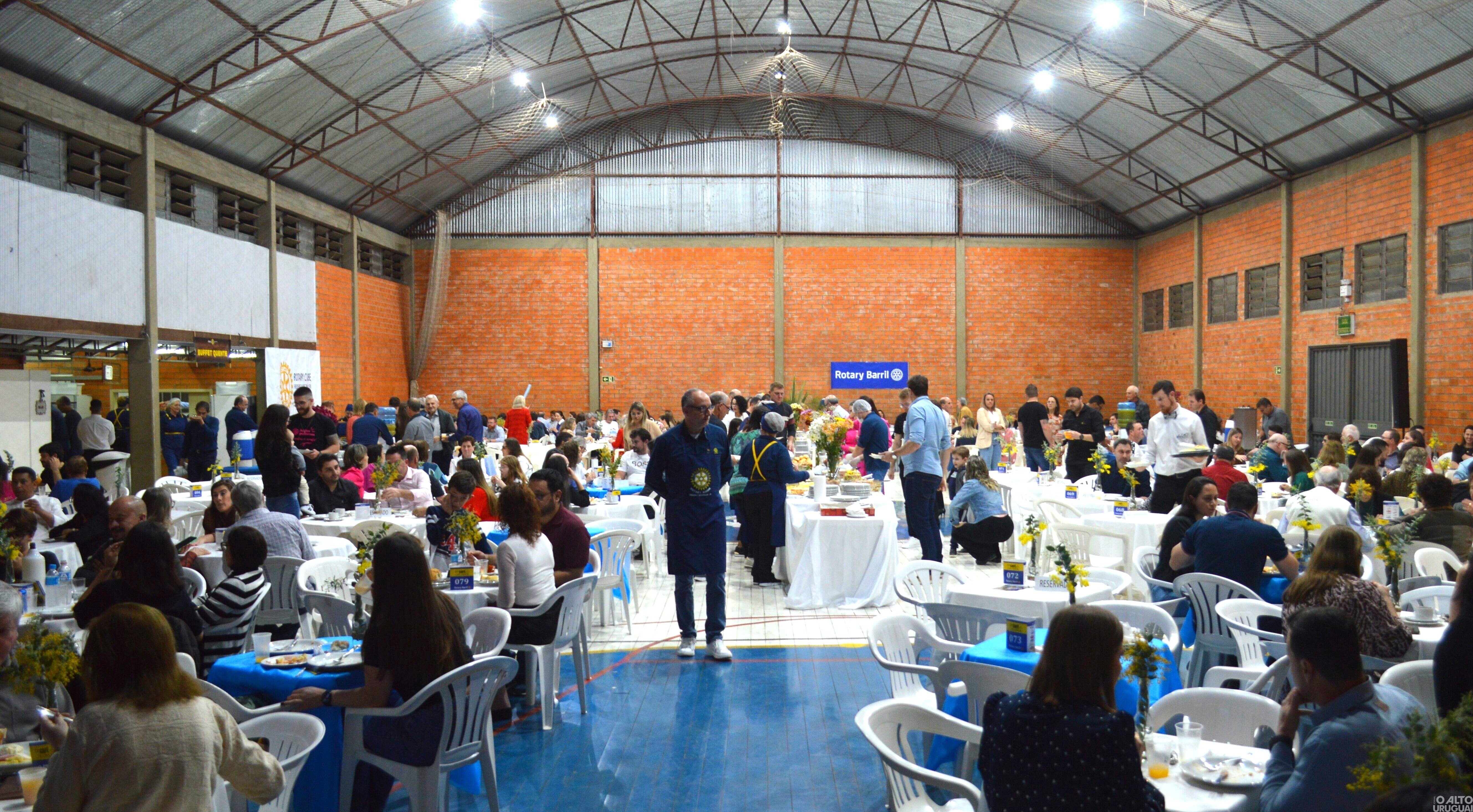 Mais de 300 pessoas participam do 17º Café Colonial do Rotary Barril