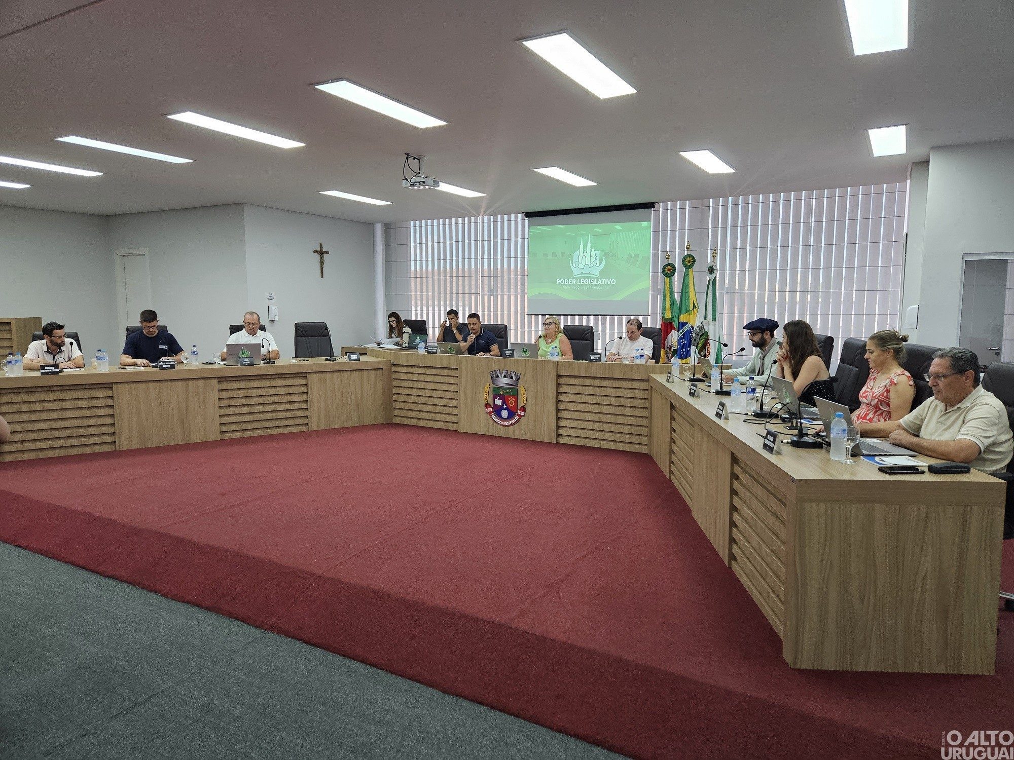 Câmara de FW aprova reajuste salarial e benefícios aos servidores