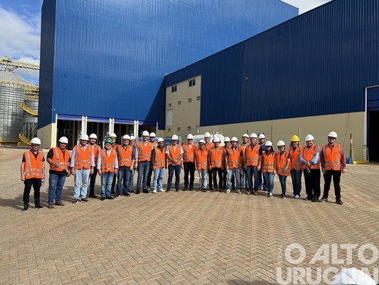 JBS apresenta a estrutura da fábrica de ração em Seberi