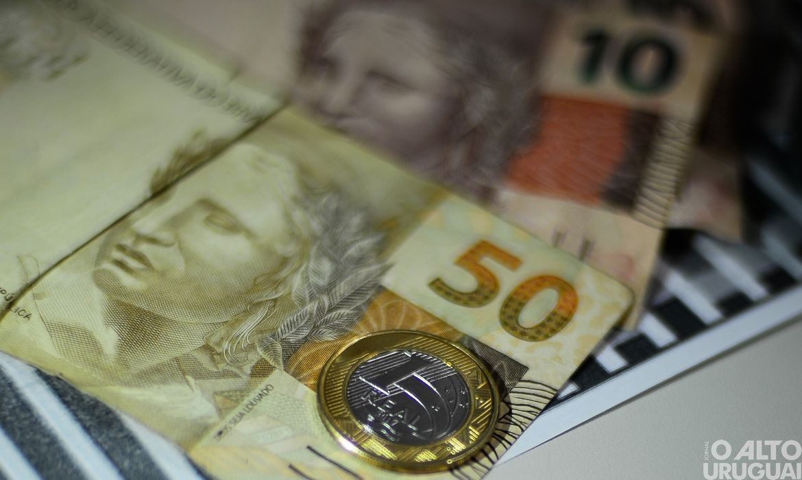 Caixa paga hoje Auxílio Brasil a cadastrados com NIS final quatro