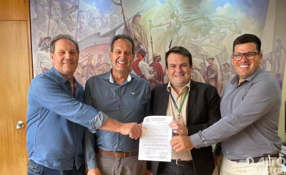 Prefeito de Caiçara viaja a Brasília