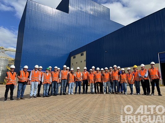 JBS apresenta a estrutura da fábrica de ração em Seberi