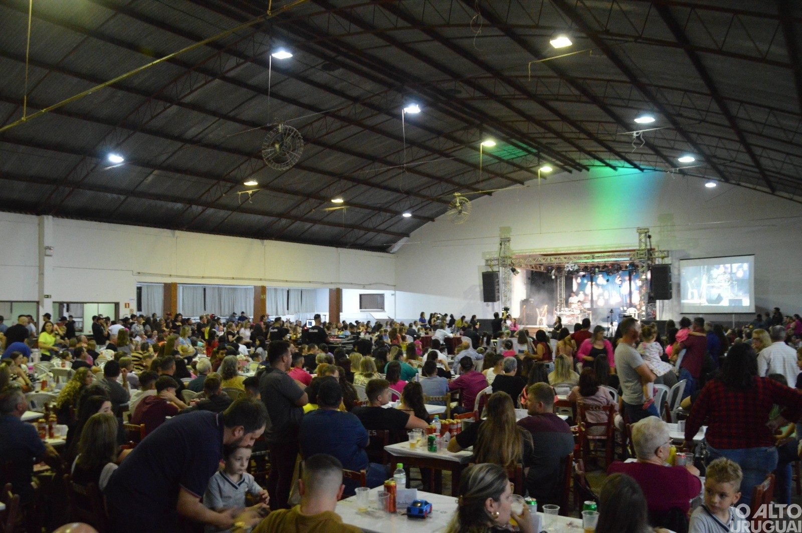 Alunos e comunidade de Erval Seco participam do Festival Estudantil