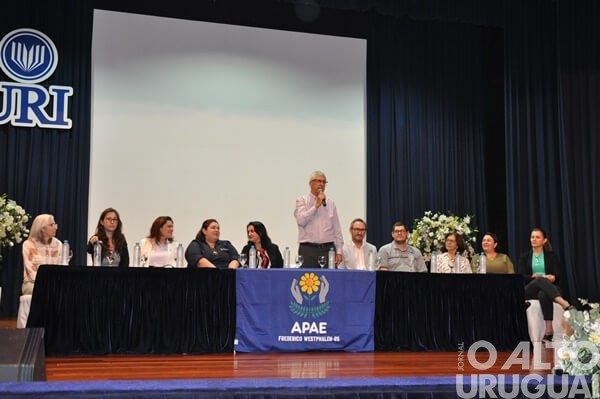 Evento debate estratégias para facilitar o atendimento de pessoas com TEA