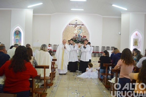 Jardim Primavera celebra Nossa Senhora Medianeira