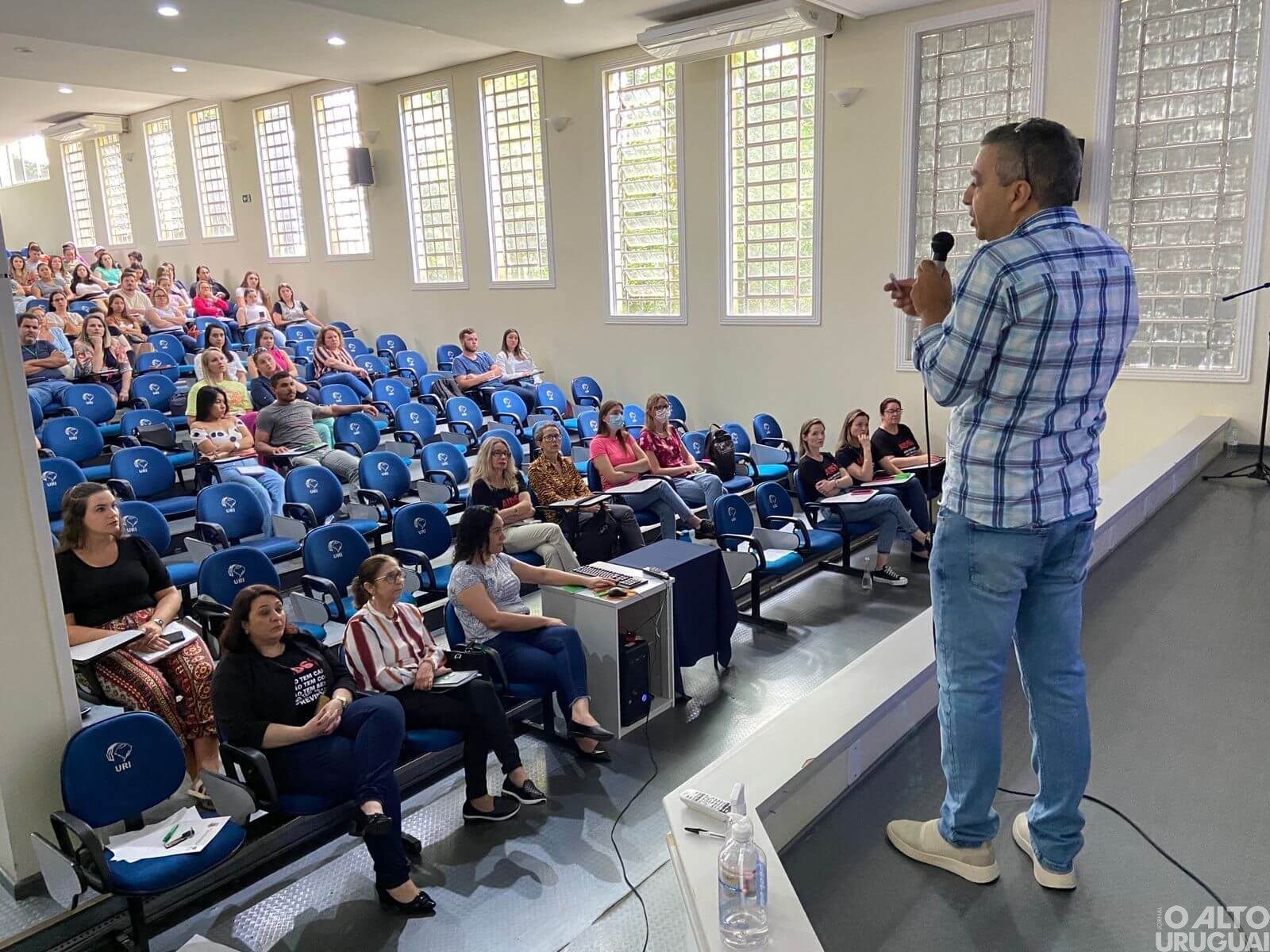 FW sedia evento regional sobre conscientização sobre o vírus HIV e ISTs