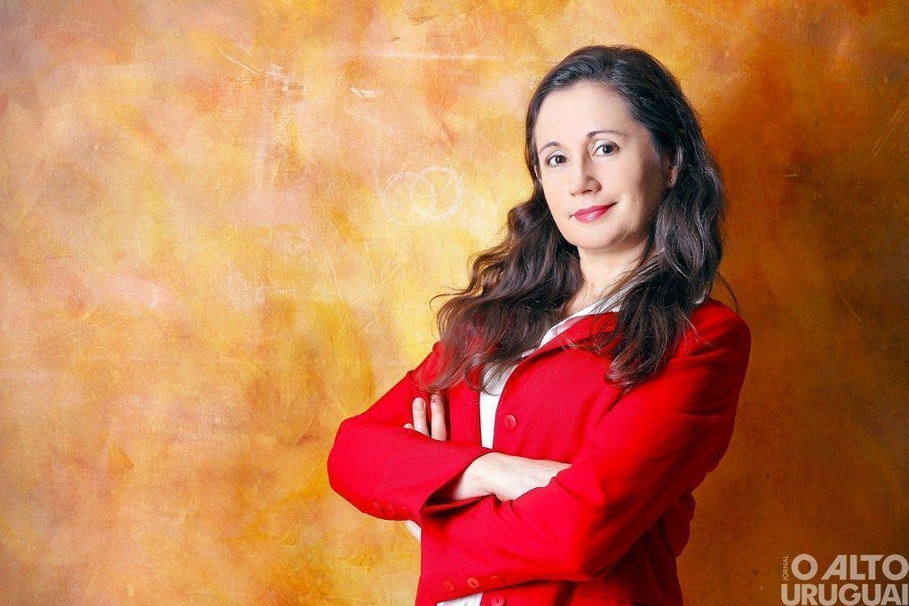 Professora Nara Bigolin será uma das homenageadas no 1º Prêmio Ana Primavesi