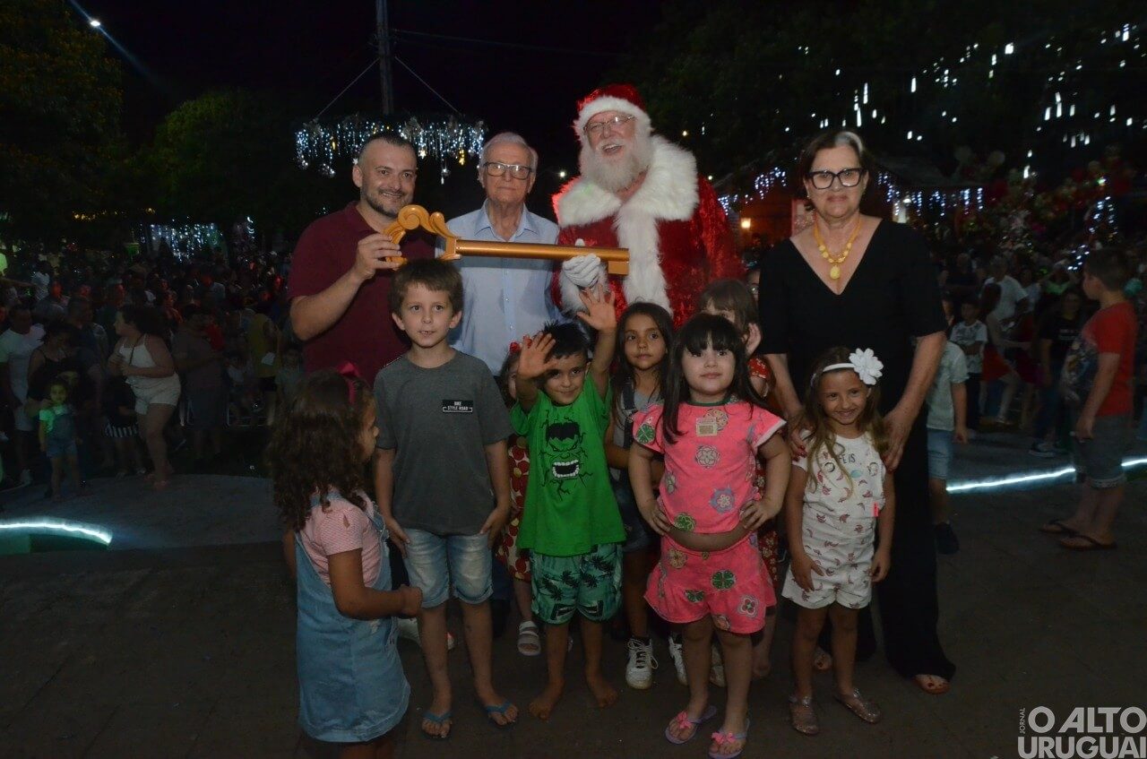 Palmitinho realizada abertura oficial do Natal