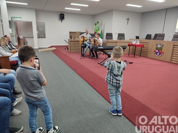 Talentos de FW e região participam de recital na Câmara de Vereadores de FW