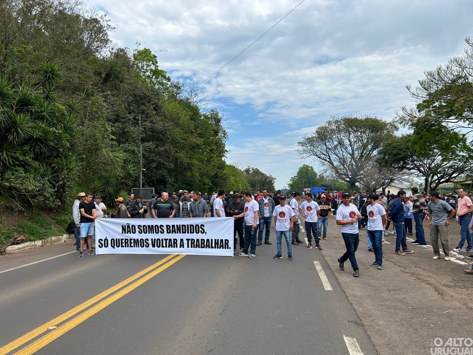 Garimpeiros realizam manifestação na BR-386 em prol da retomada das atividades