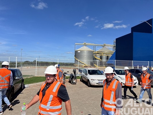 JBS apresenta a estrutura da fábrica de ração em Seberi