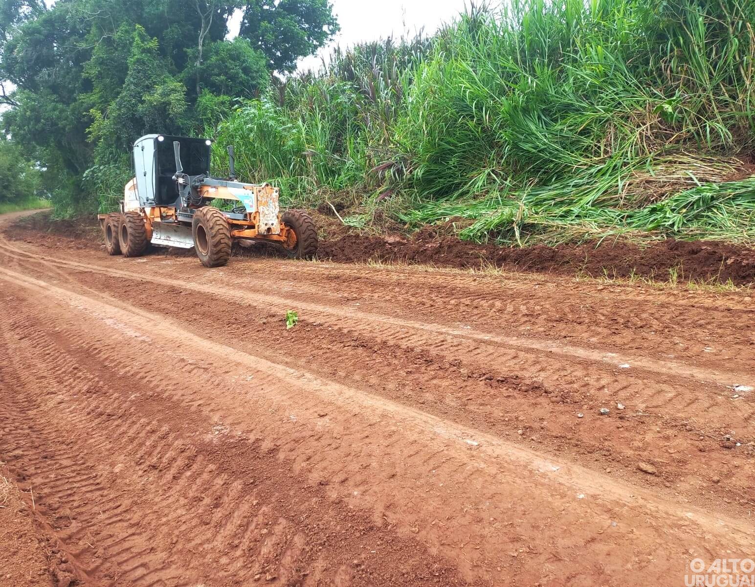 Secretaria de Agricultura de FW intensifica obras nas estradas do interior do município