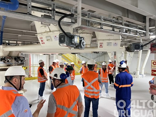 JBS apresenta a estrutura da fábrica de ração em Seberi