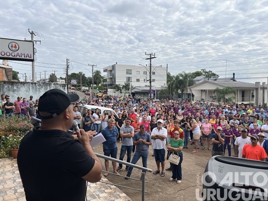Protesto de garimpeiros mobiliza comunidade em Ametista do Sul