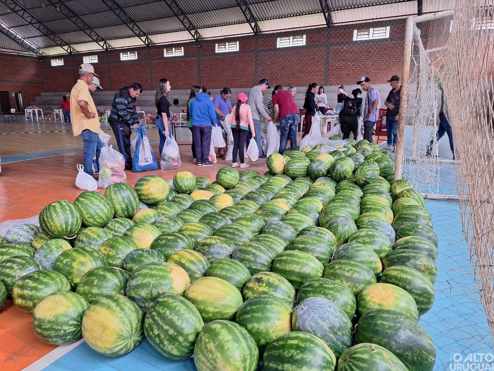 Entrega de alimentos do PAA beneficia mais de 300 famílias em Cristal do Sul