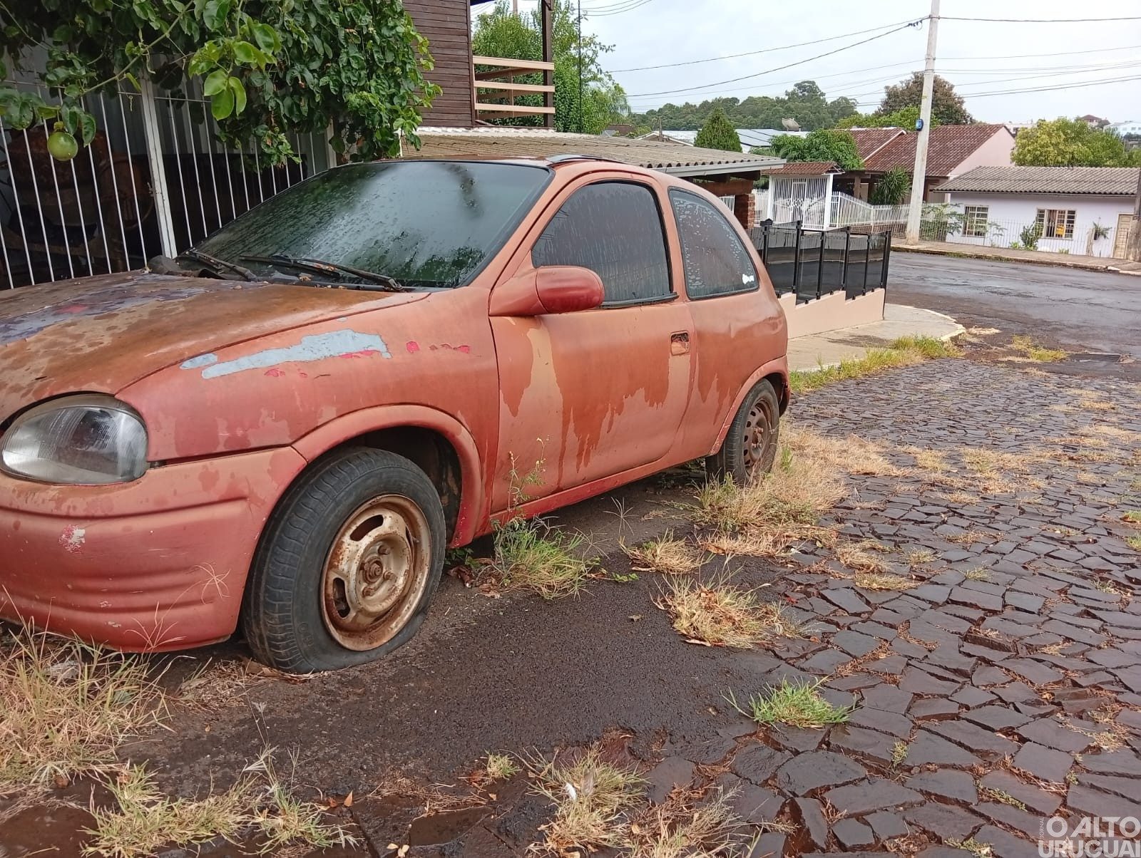 Prefeito sanciona lei sobre retirada de veículos abandonados em FW
