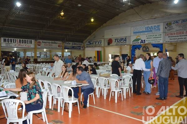 Palestra-show com Otélio Drebes reúne mais de 600 pessoas em Seberi