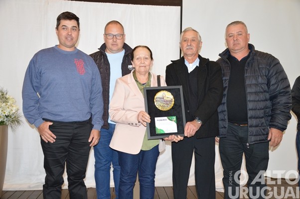Câmara de Vereadores de Seberi homenageia pioneiros