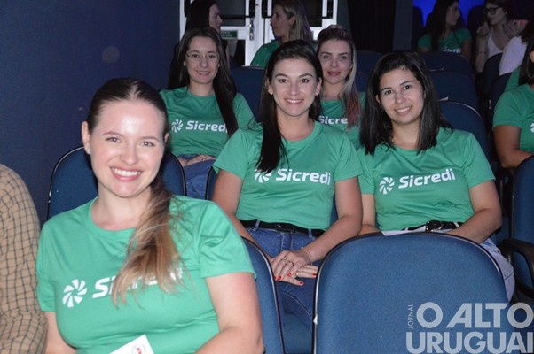 Mais de 800 pessoas participam de palestra com Leila Ama em FW